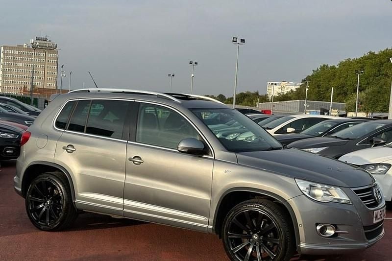 Grey Used 2009 VW Tiguan R-line SUV | £4,750 (Good price) - Image 1/1
