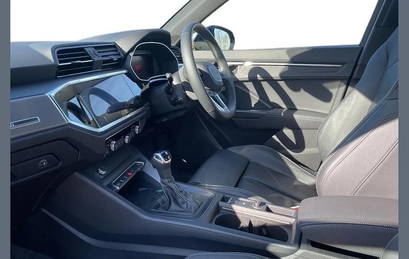 Used Audi Q3 S-Line 147 HP (108 kW) 2024 Blue SUV