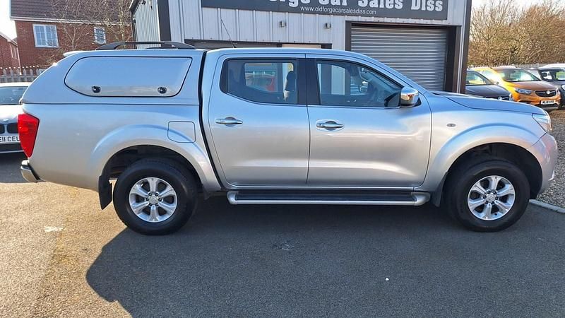 Used Nissan Navara Acenta 161 HP (118 kW) 2016 Silver Pickup