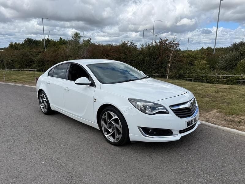 White Used 2016 Vauxhall Insignia SRi Hatchback | £4,995 (Fair price) - Image 1/4