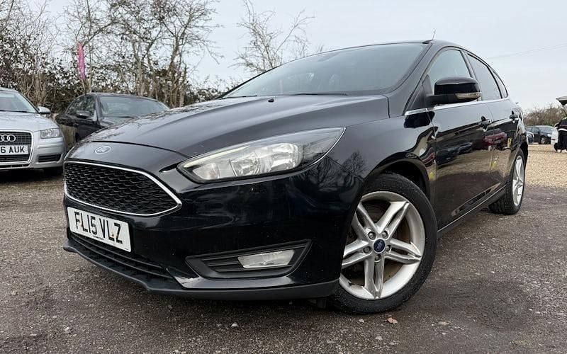 Begagnad Ford Focus Zetec 116 HK (85 kW) 2015 Svart Halvkombi