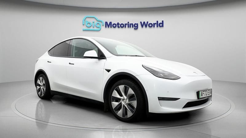 White Used 2022 Tesla Model Y Long Range AWD SUV | £18,400 (Fair price) - Image 1/4