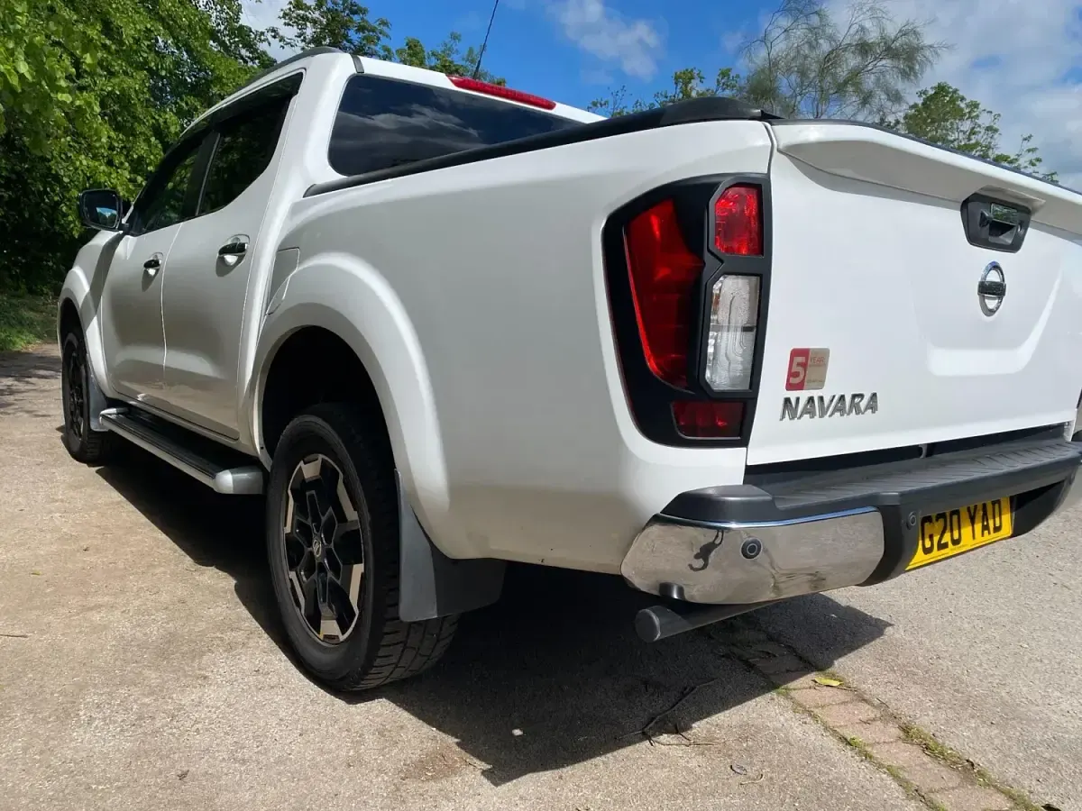 Begagnad Nissan Navara Tekna 2020 Vit Pickup