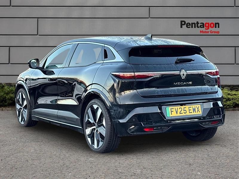 Used Renault Megane E-Tech Komfort 160 kW (218 HP) 2025 Black Hatchback