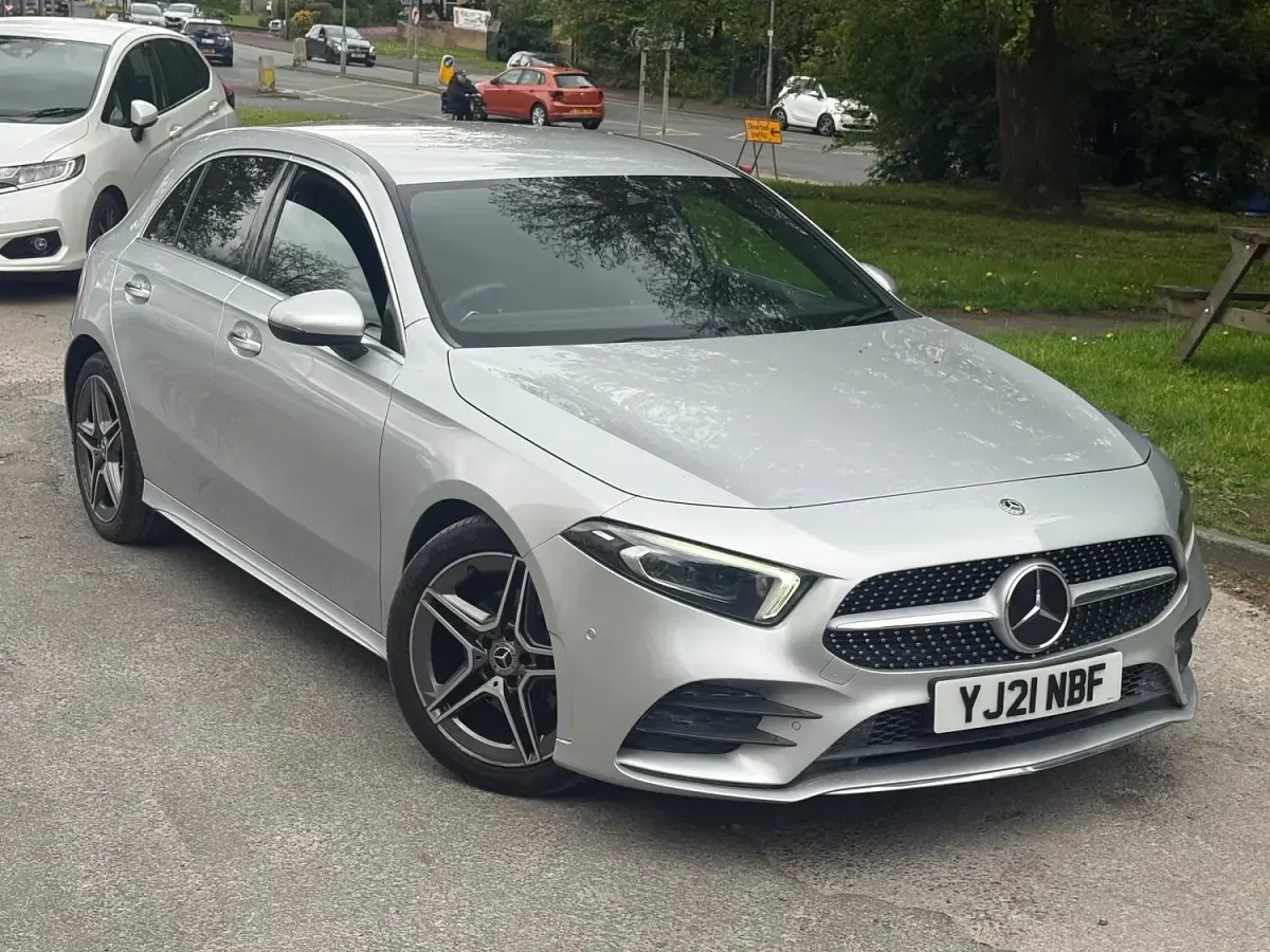 Begagnad Mercedes A200 AMG line 150 HK (110 kW) 2021 Silver Halvkombi
