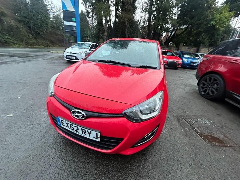 Used Hyundai i20 Classic 2012 Bright red Hatchback