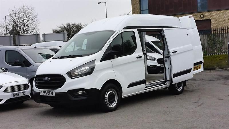 Used Ford Transit Custom 105 HP (77 kW) 2019 White Van