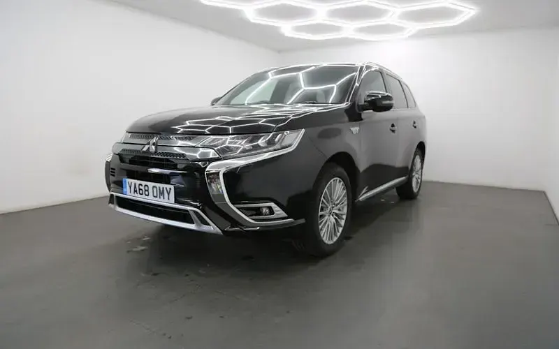 Used Mitsubishi Outlander P-HEV 177 HP (130 kW) 2018 Estate