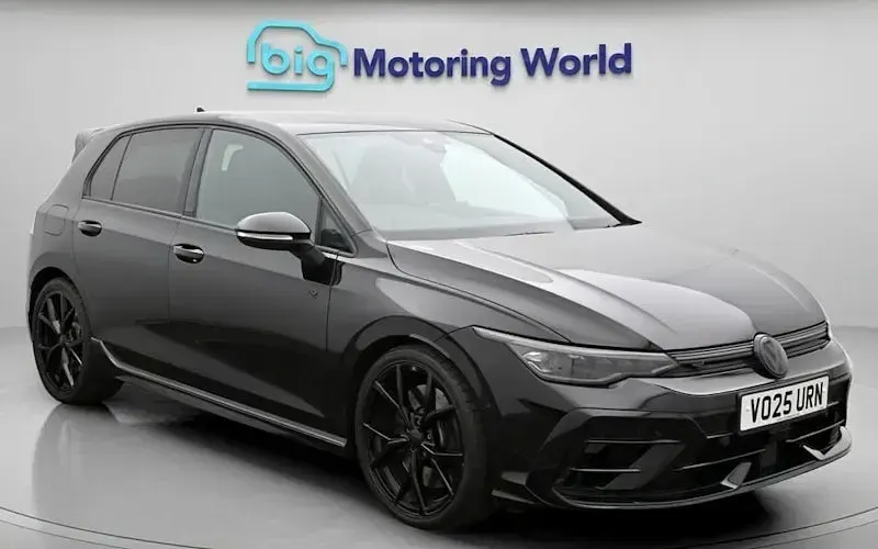 Second-hand VW Golf VIII Black Edition 333 CP (244 kW) 2025 Hatchback