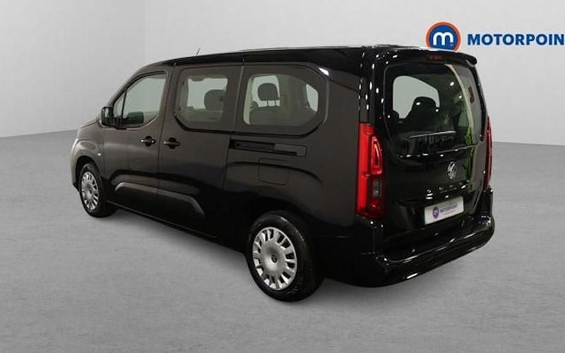 Used Vauxhall Combo Design Edition 100 kW (136 HP) 2026 MPV