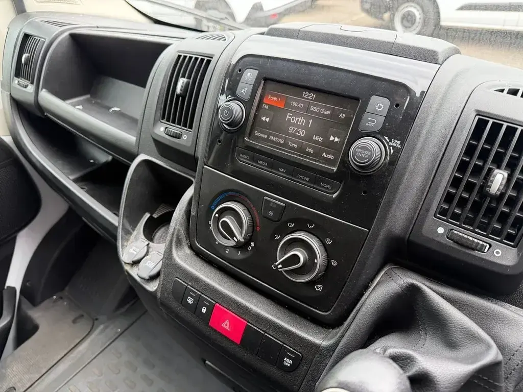 Used Peugeot Boxer 140 HP (102 kW) 2022 White Van