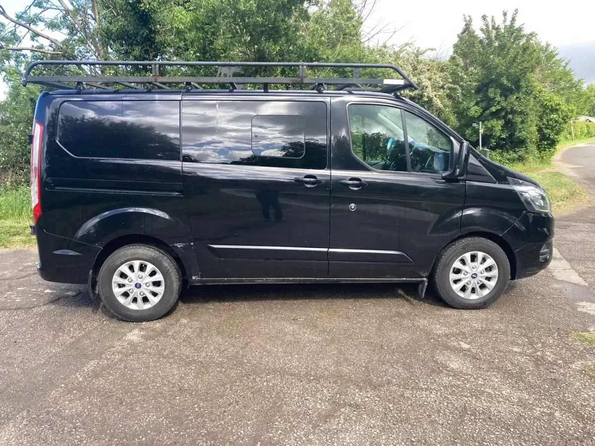 Used Ford Transit Custom Limited 130 HP (95 kW) 2019 Black Van