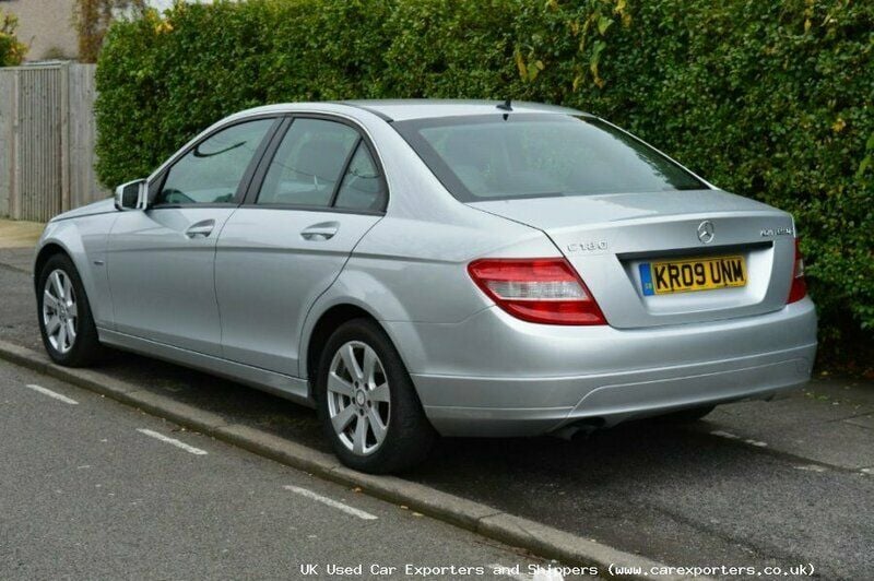 Used Mercedes C180 156 HP (114 kW) 2009 Sedan