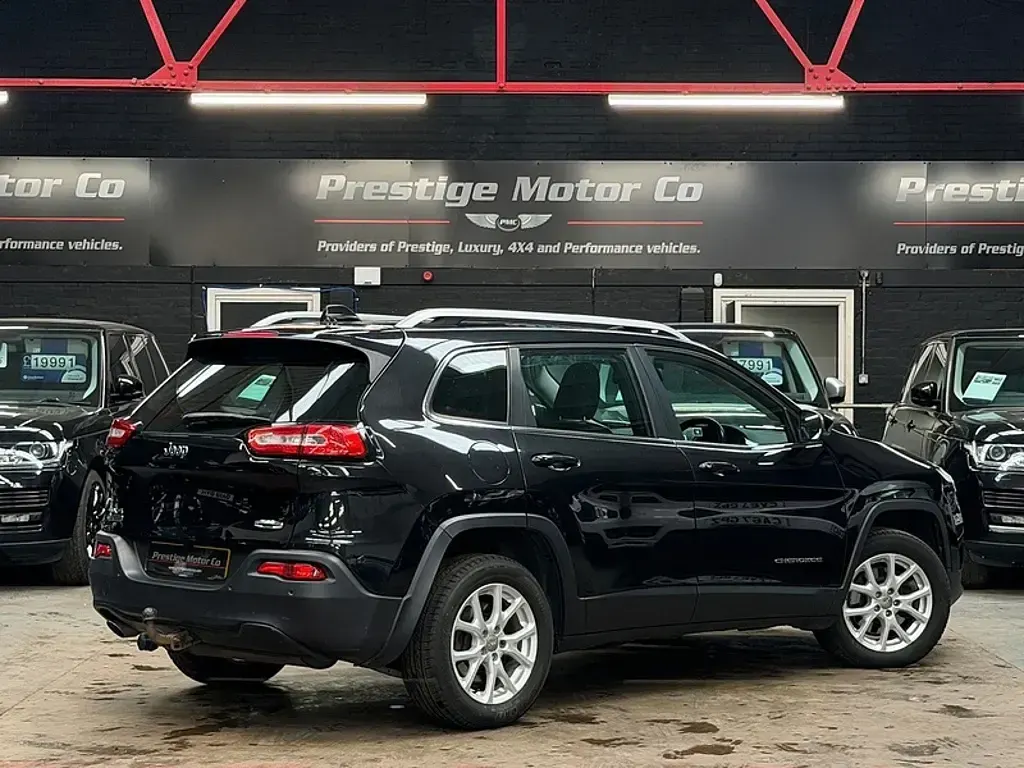 Used Jeep Cherokee Longitude 140 HP (102 kW) 2014 Brilliant black crystal pearlcoat SUV