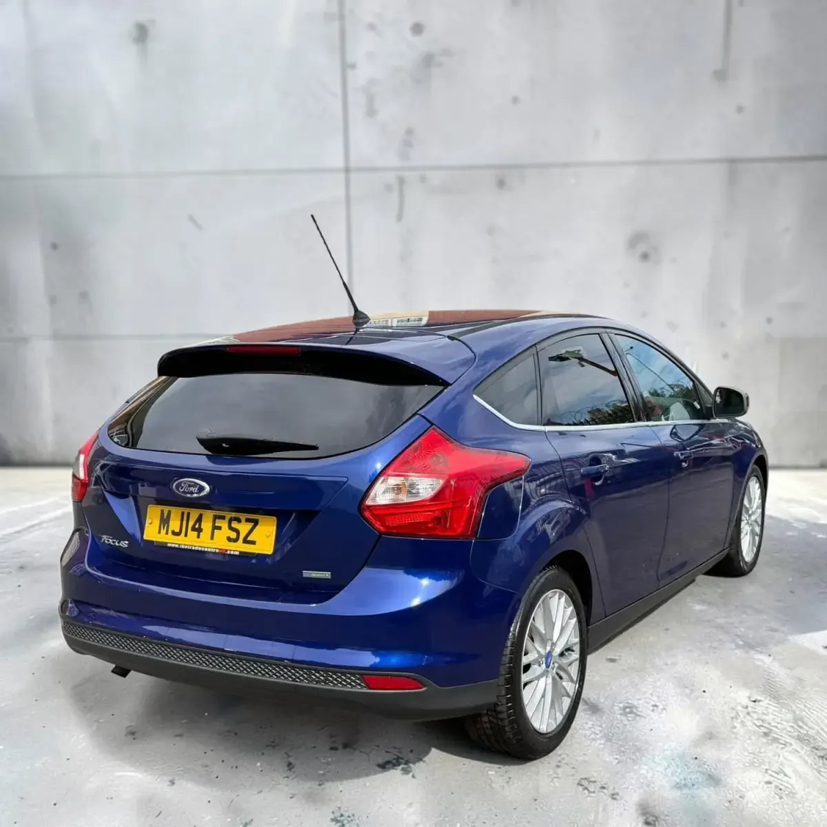Used Ford Focus Zetec 2014 Blue Hatchback
