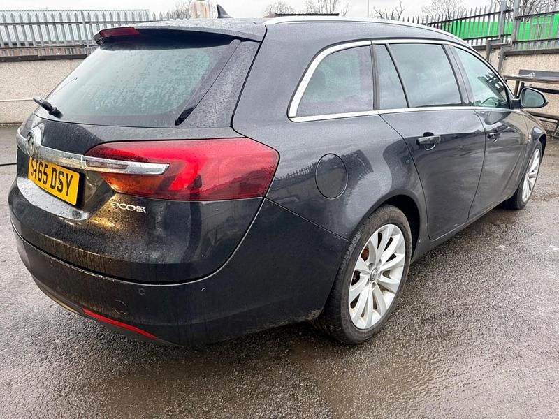 Used Vauxhall Insignia Elite 140 HP (102 kW) 2015 Black Estate