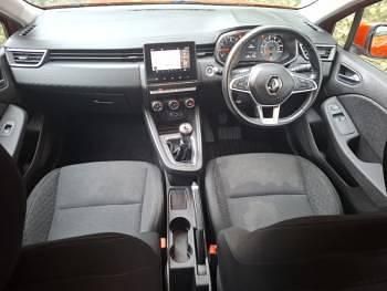 Used Renault Clio V Iconic 72 HP (52 kW) 2020 Orange Hatchback