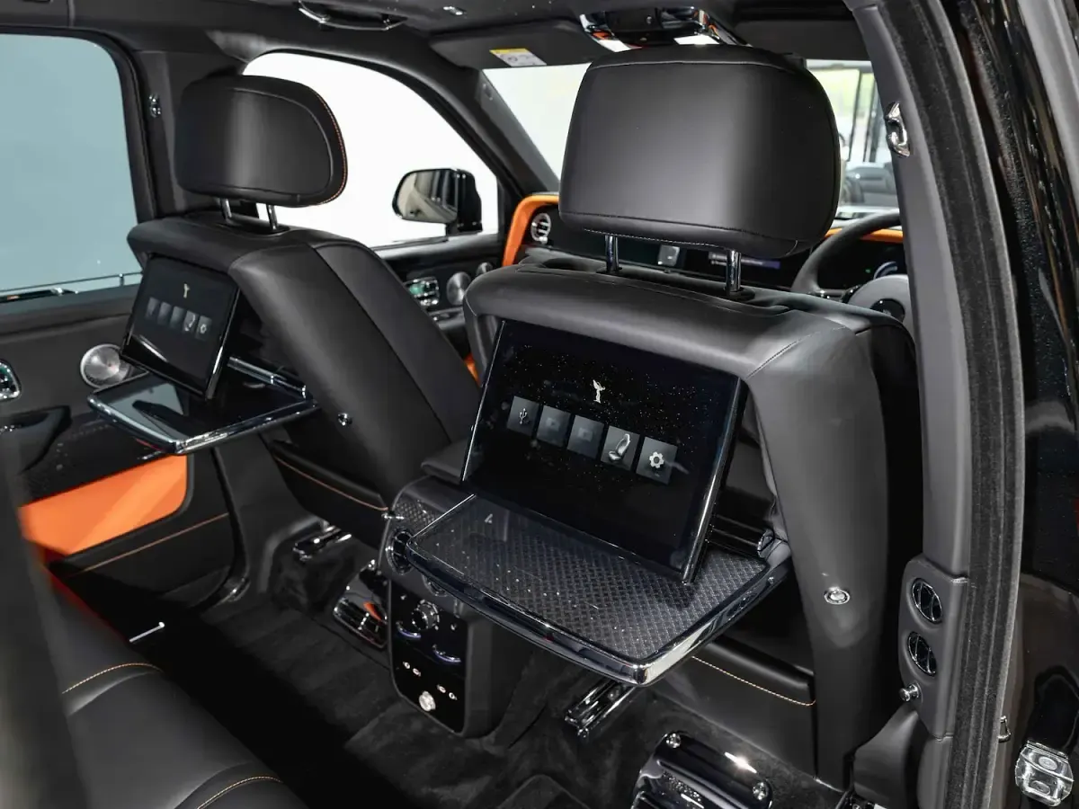 New Rolls Royce Cullinan 563 HP (414 kW) 2026 Black SUV