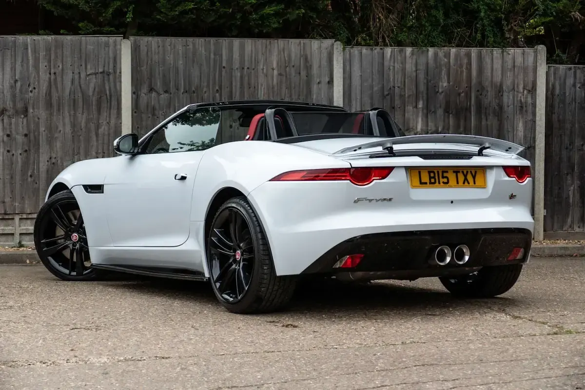 Used Jaguar F-Type Supercharged 375 HP (275 kW) 2015 White Cabriolet