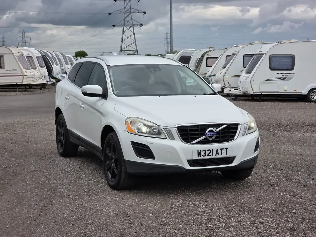 Used Volvo XC60 SE Lux 2010 White SUV