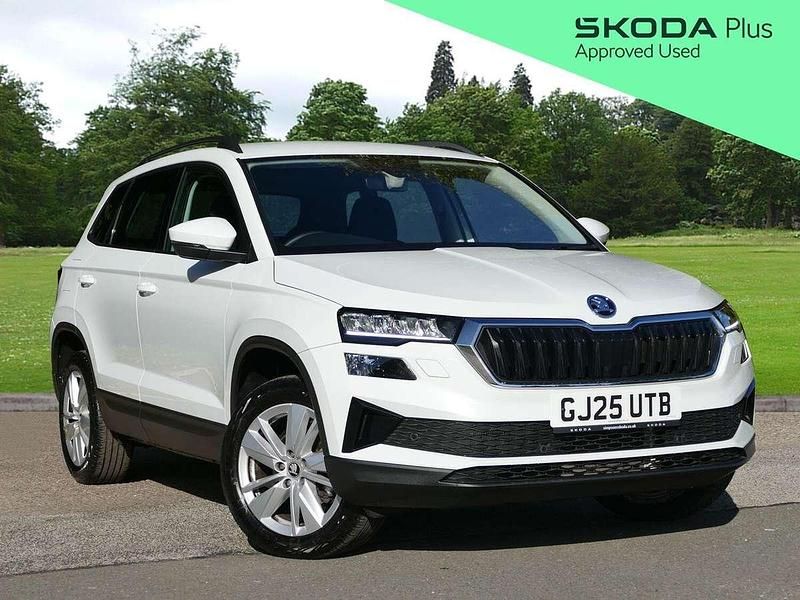 White Used 2025 Skoda Karoq SE SUV | £22,495 (A bit pricey) - Image 1/4