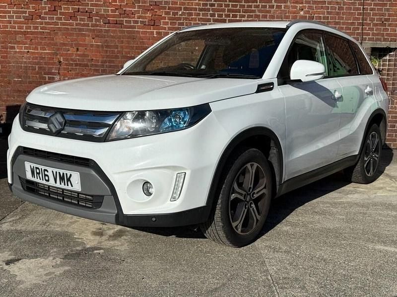 White Used 2016 Suzuki Vitara SZ5 SUV | £7,492 (Good price) - Image 1/4