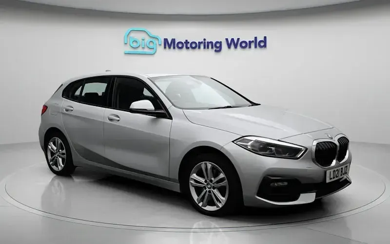 Used BMW 116 Sport Line 116 HP (85 kW) 2021 Silver Hatchback