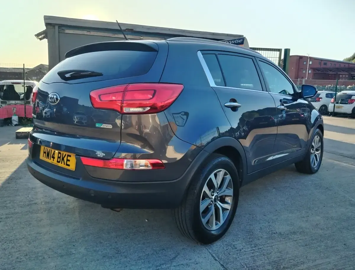 Usado Kia Sportage 133 HP (97 kW) 2014 Cinzento SUV