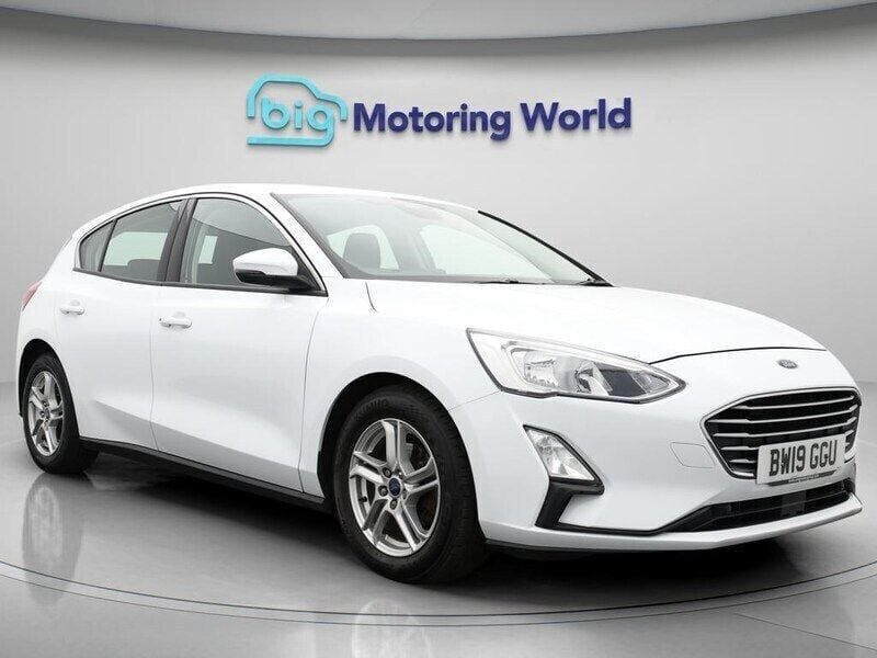 White Used 2019 Ford Focus Zetec Hatchback | £9,700 (Good price) - Image 1/4