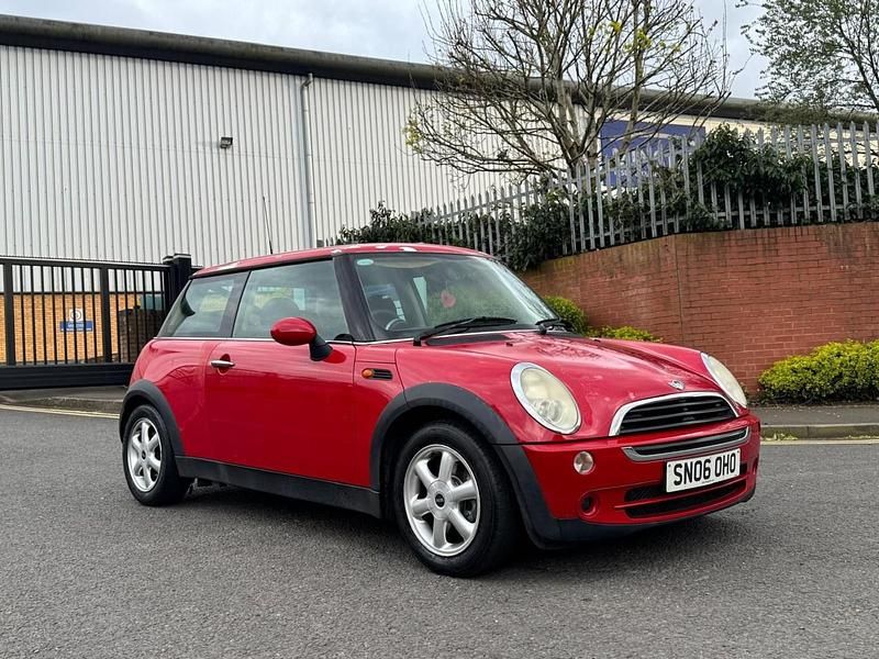 Used Mini ONE Hatch 90 HP (66 kW) 2006 Red Hatchback