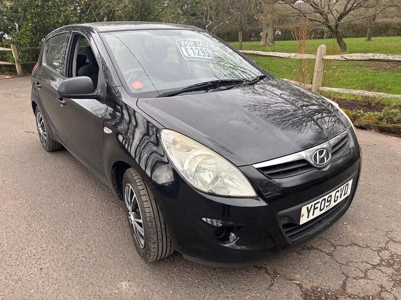 Used Hyundai i20 Classic 77 HP (56 kW) 2009 Black Hatchback