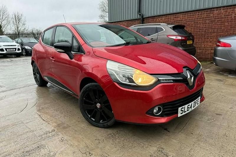 Used Renault Clio IV Dynamique 90 HP (66 kW) 2014 Red Hatchback