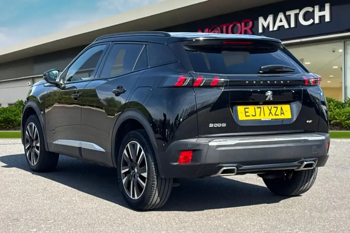 Second-hand Peugeot 2008 Premium 2022 Negru SUV