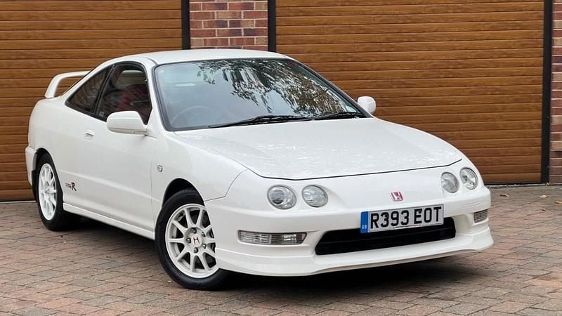 White Used 1998 Honda Integra Type R Coupe | £13,995 - Image 1/4