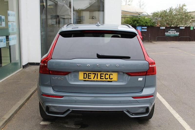 Used Volvo XC60 R-Design 340 HP (250 kW) 2021 Grey SUV