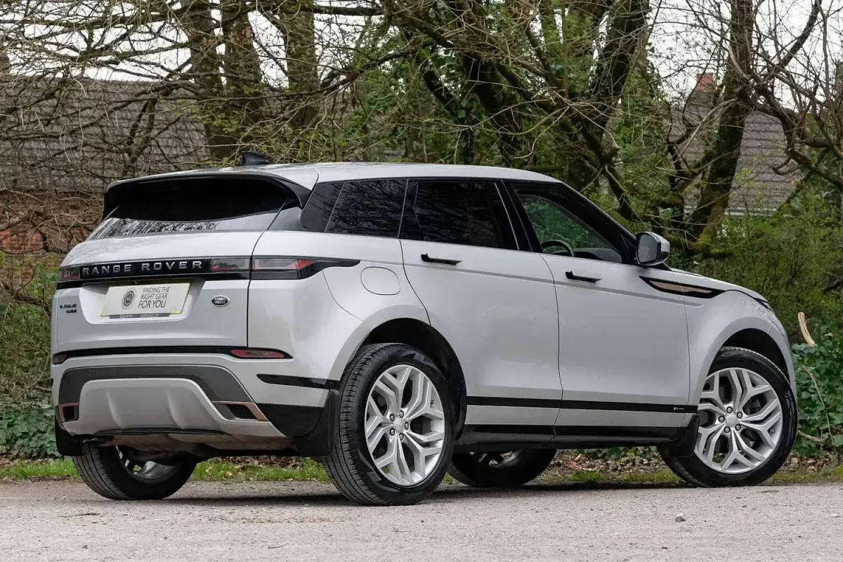Used Land Rover Range Rover evoque SE Dynamic 180 HP (132 kW) 2020 Silver SUV