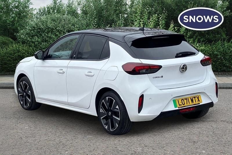 Used Vauxhall Corsa-e SRi 100 kW (136 HP) 2022 White Hatchback