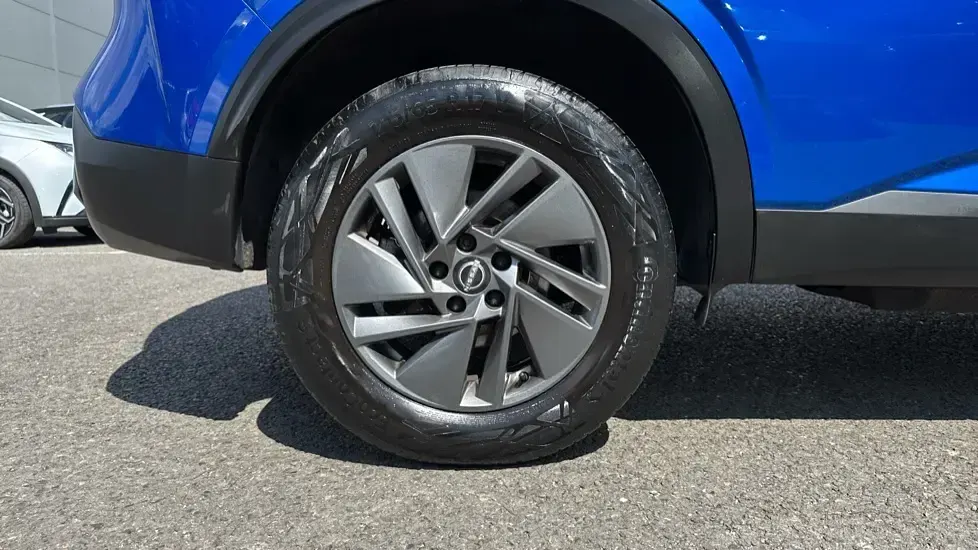 Used Nissan Qashqai Acenta Premium 158 HP (116 kW) 2023 Blue SUV