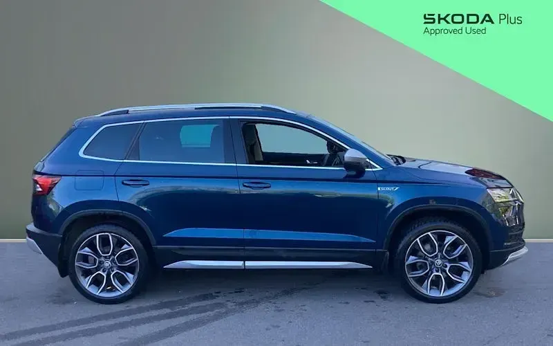 Used Skoda Karoq Scout 4x4 150 HP (110 kW) 2019 Petrol blue metallic SUV