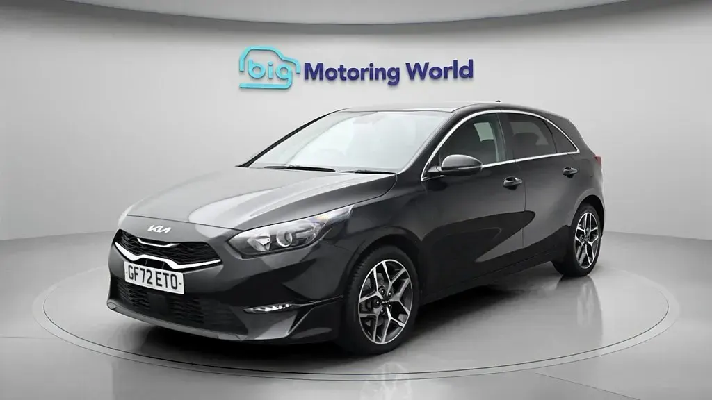 Usado Kia Ceed 158 HP (116 kW) 2022 Preto Citadino