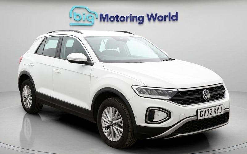 Used 2025 VW T-Roc Life SUV | £18,200 (Good price) - Image 1/4