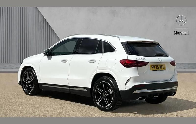 Usado Mercedes GLA200 Executive 161 HP (118 kW) 2025 Branco SUV