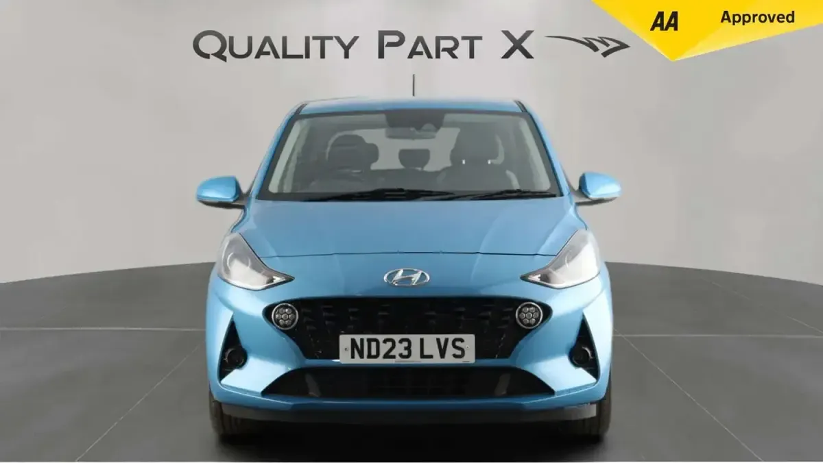 Used Hyundai i10 Premium 84 HP (61 kW) 2023 Blue Hatchback