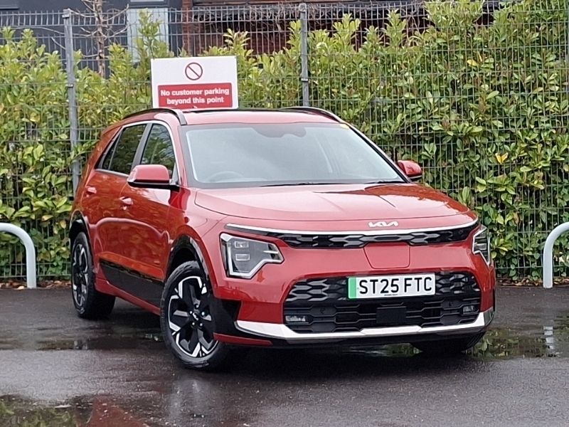 Metallic runway red New 2025 Kia e-Niro 4 SUV | £33,998 (Expensive) - Image 1/4