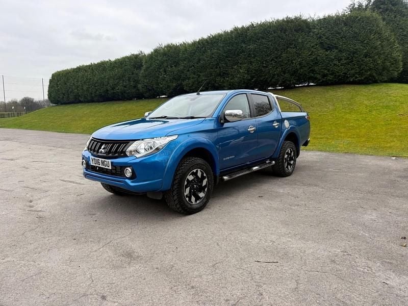 Used Mitsubishi L200 181 HP (133 kW) 2016 Blue Pickup
