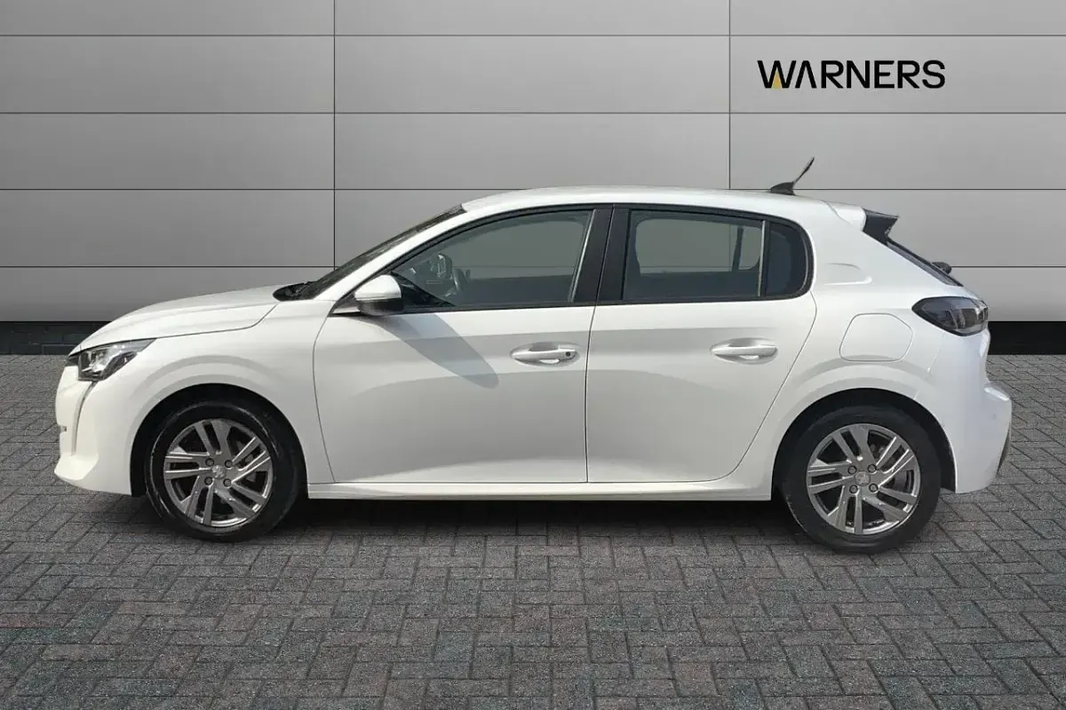 Used Peugeot 208 Active 99 HP (72 kW) 2020 White Hatchback