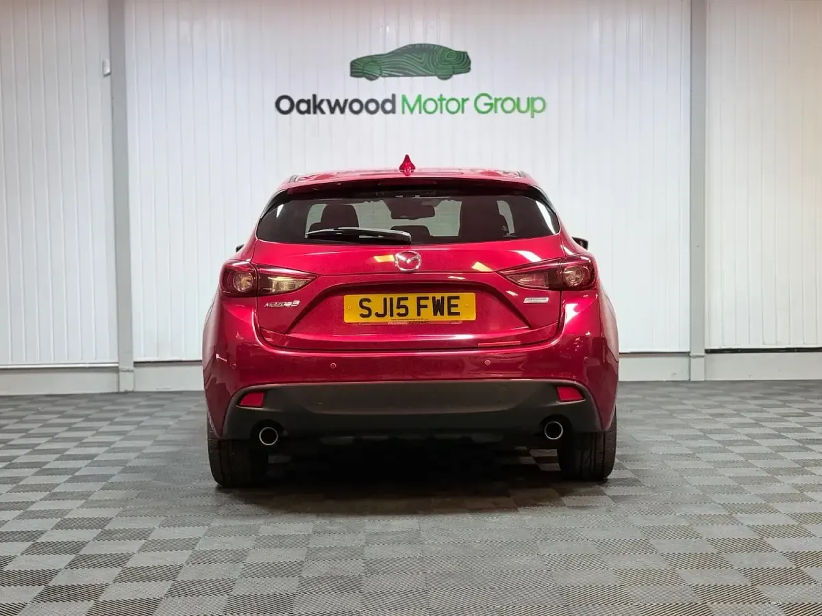 Used Mazda 3 165 HP (121 kW) 2015 Red Hatchback