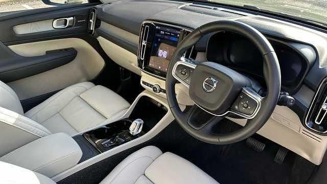 Used Volvo XC40 Ultra 163 HP (119 kW) 2025 Green SUV