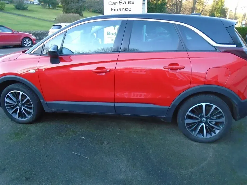 Used Vauxhall Crossland X Elite 130 HP (95 kW) 2019 Red SUV