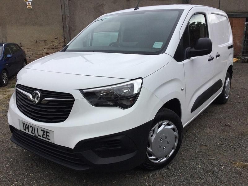 White Used 2021 Vauxhall Combo MPV | £5,995 (Super price) - Image 1/4